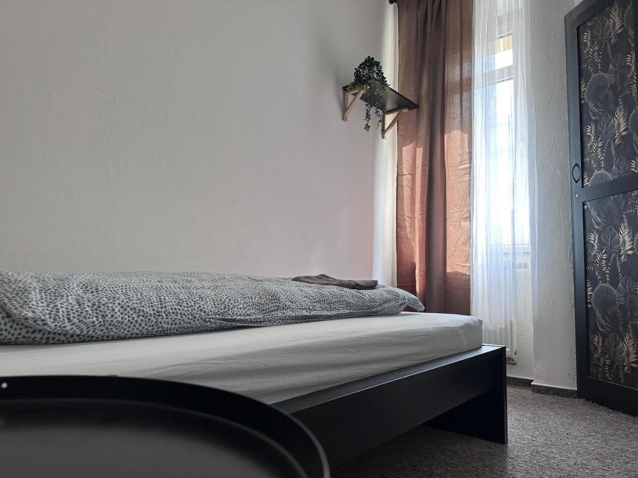 Black Style Rooms Moravske Namesti Брно Экстерьер фото